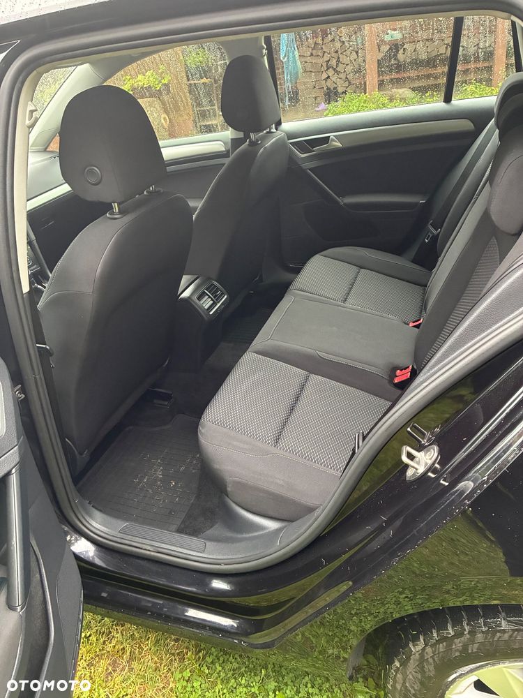 Volkswagen Golf - 8