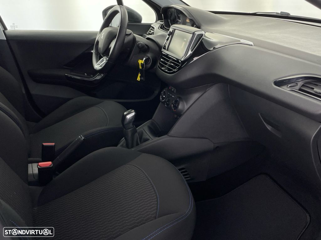 Peugeot 208 1.2 PureTech Signature - 23