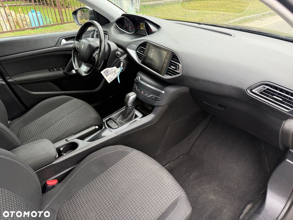 Peugeot 308 1.2 PureTech GPF Active Pack S&S EAT8 - 7
