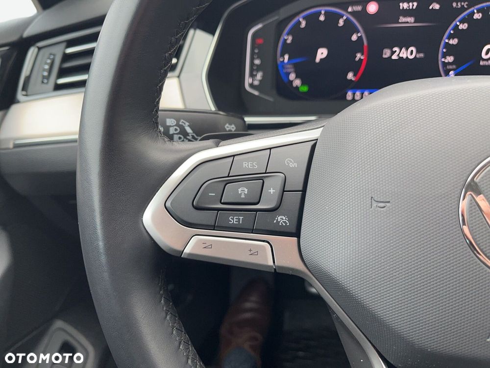 Volkswagen Passat Variant 2.0 TSI Elegance DSG - 23