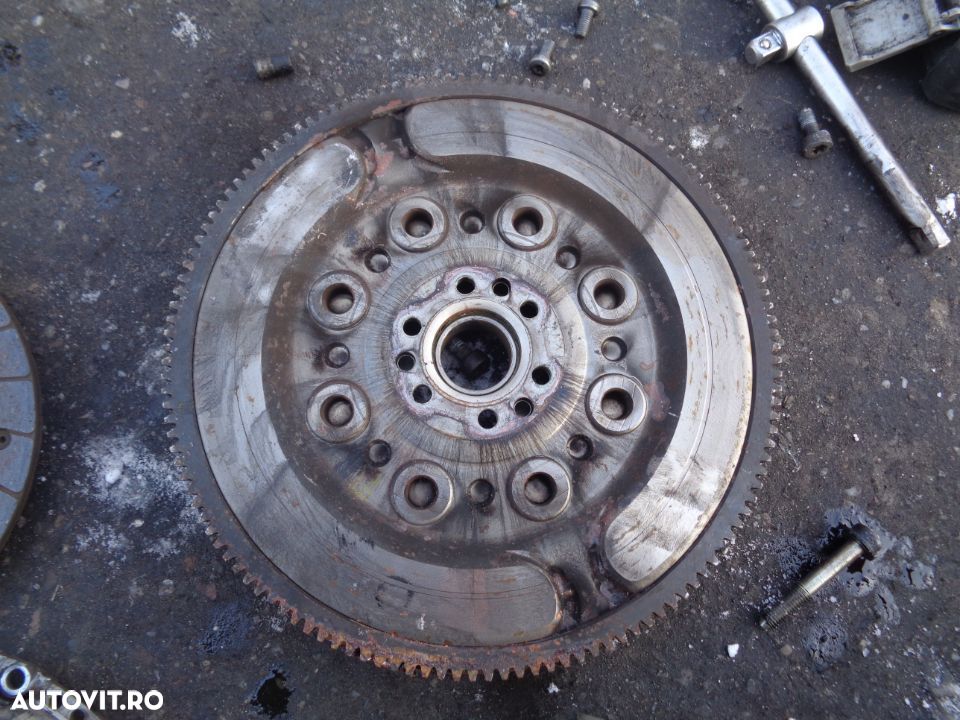 Vand Volanta Placa Disc Peugeot,CITROEN, 307,  407, C4,1.6 HDI din 2006 se afla in stare foarte buna - 4