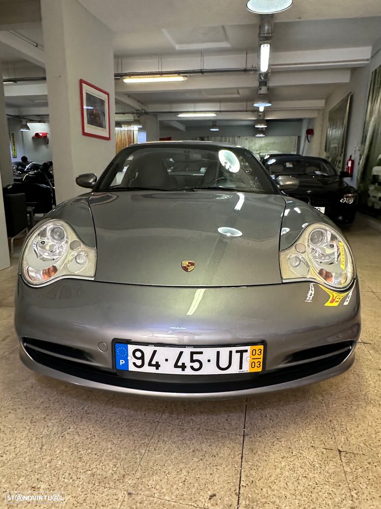 Porsche 911 (996) Carrera 4 - 22