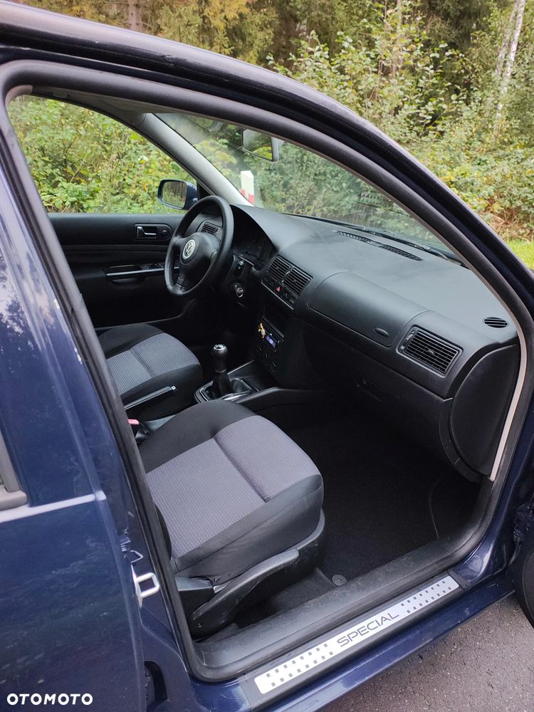 Volkswagen Golf - 22
