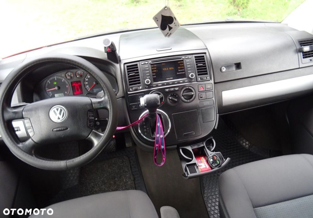 Volkswagen Multivan - 16