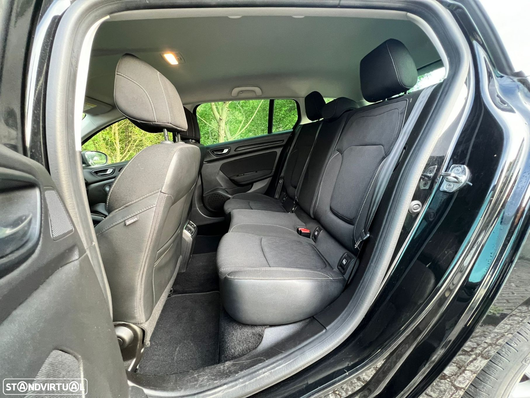 Renault Mégane Sport Tourer 1.3 TCe Limited - 30