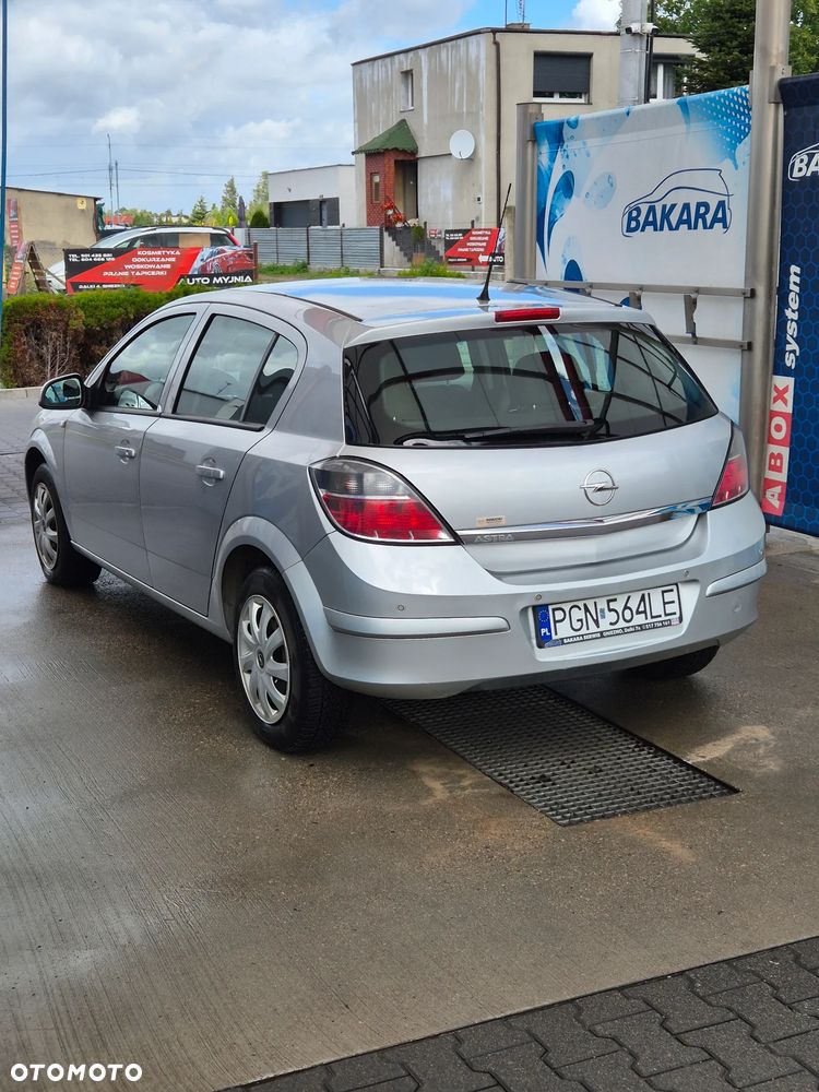 Opel Astra 2012 photo 3