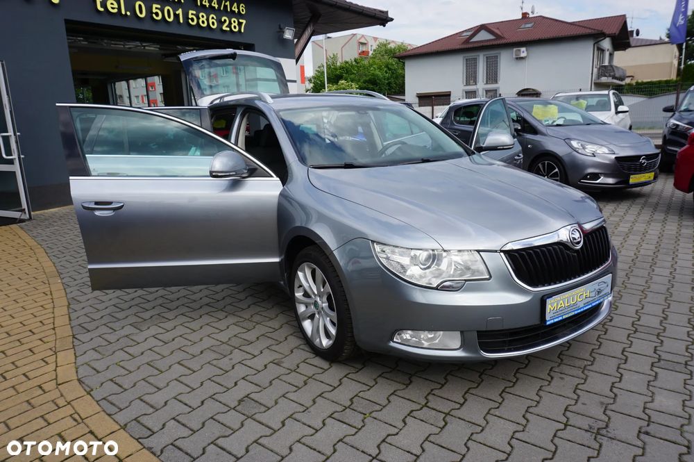 Skoda Superb 2.0 TDI DSG FAMILY - 10