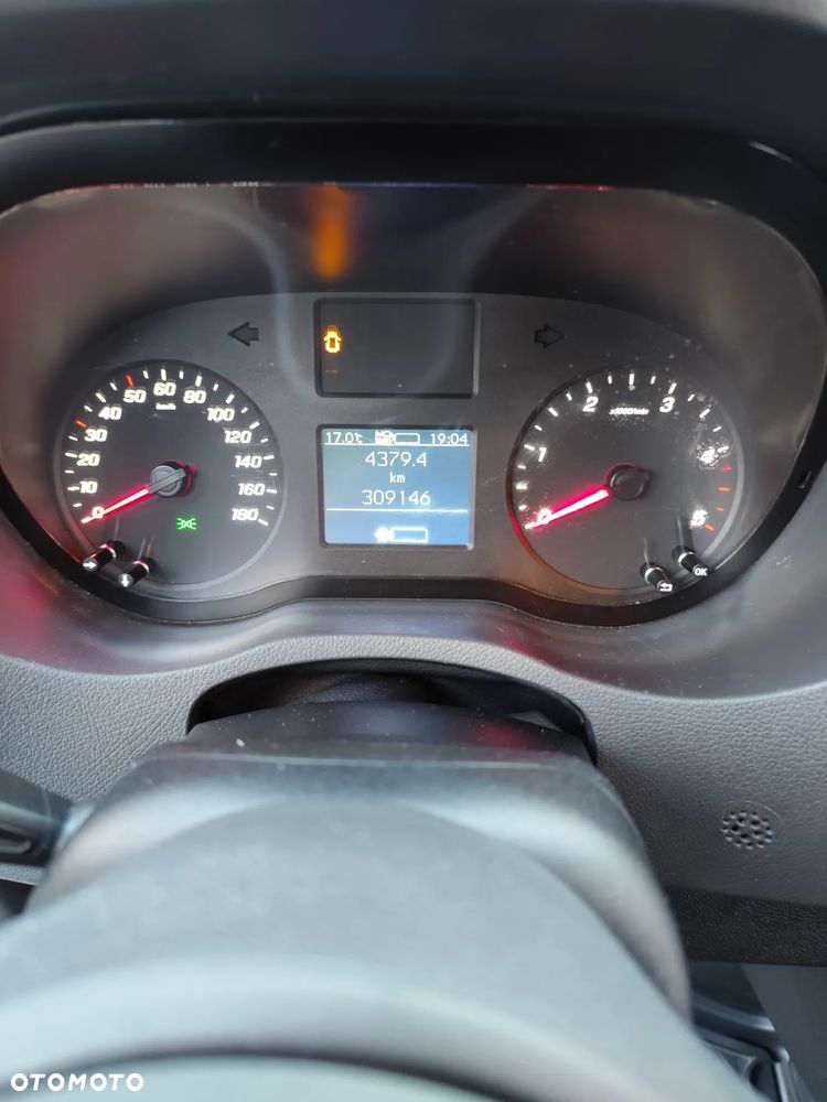 Mercedes-Benz SPRINTER - 8