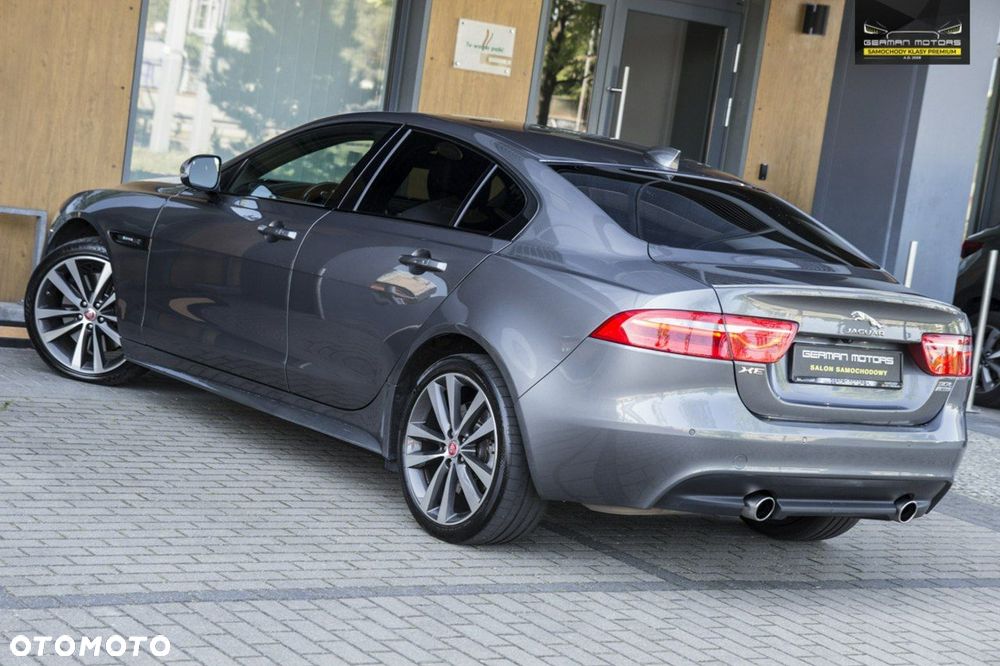 Jaguar XE - 7
