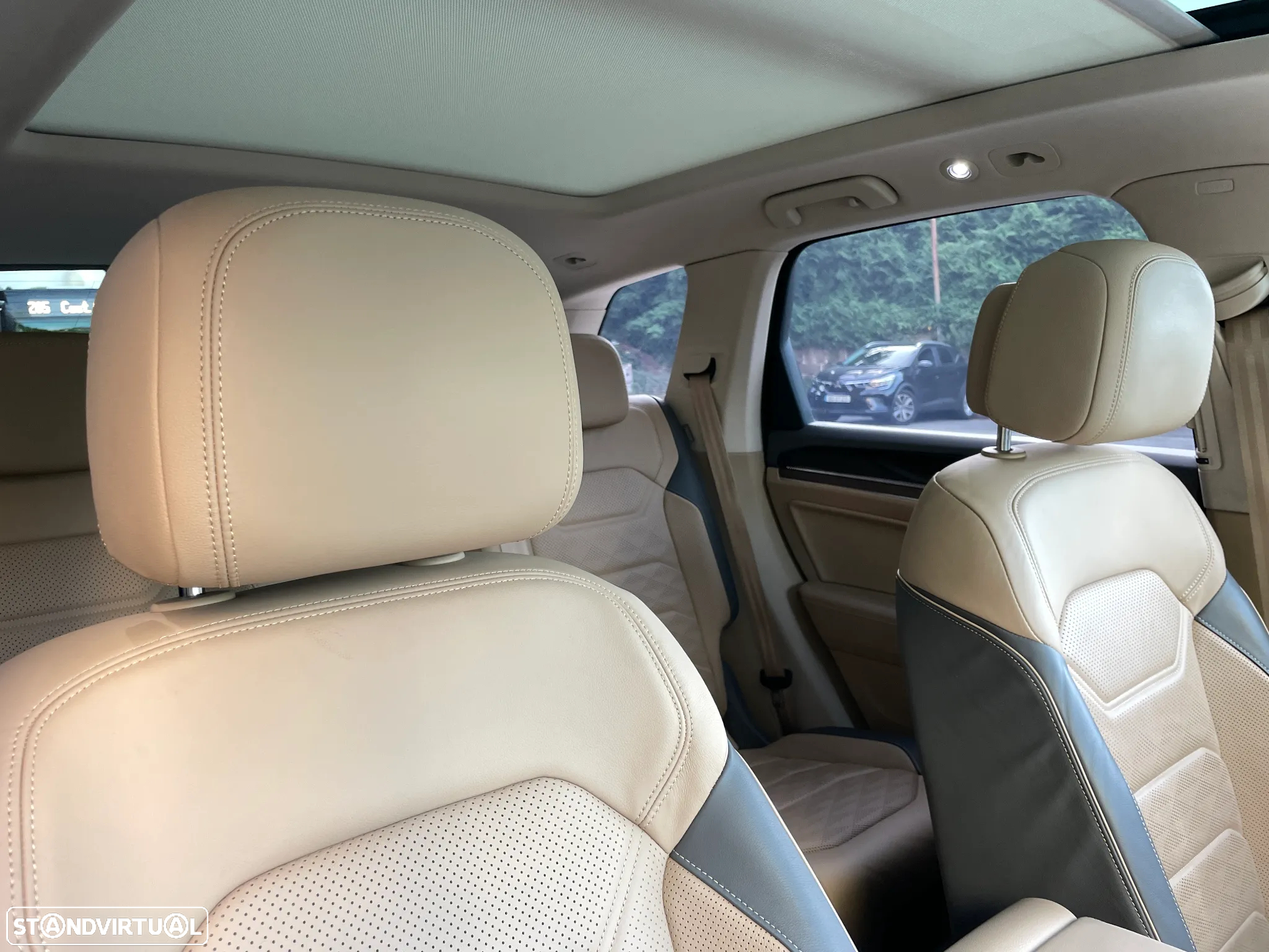 VW Touareg 3.0 TDI V6 Elegance Plus - 45