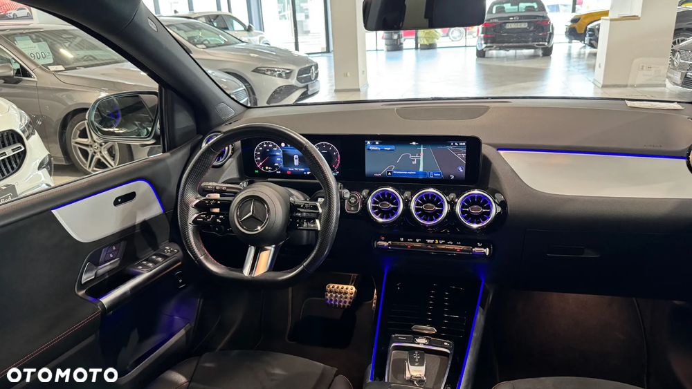Mercedes-Benz Klasa B 220 4-Matic mHEV AMG Line 8G-DCT - 17