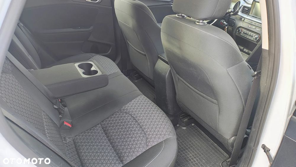 Kia Ceed 1.6 CRDi SCR M - 6