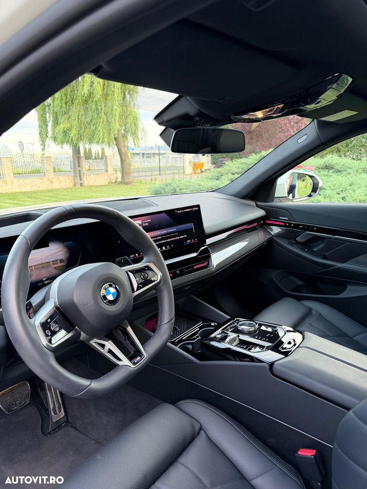 BMW Seria 5 520i AT MHEV - 17