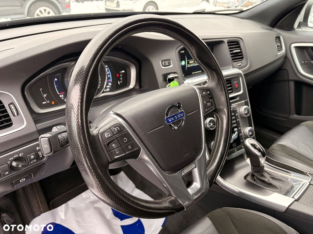 Volvo V60 D4 Geartronic RDesign - 17