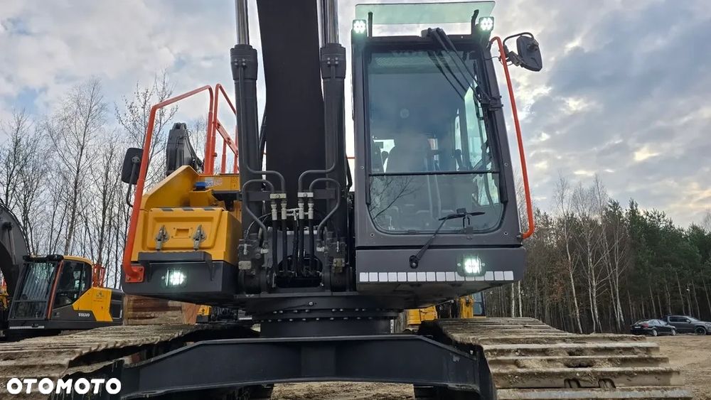 Volvo Ec220 - 4