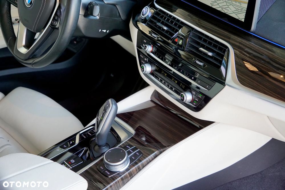 BMW 6GT 620d xDrive mHEV Luxury Line - 38
