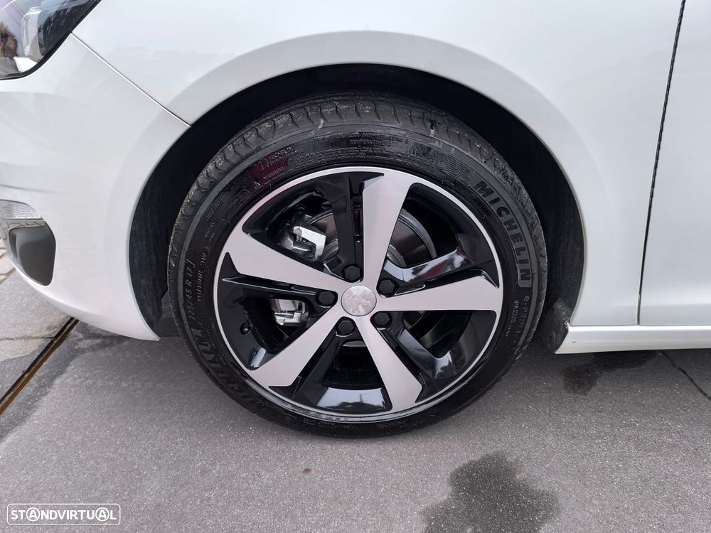 Peugeot 308 PureTech 130 GPF Stop & Start Allure - 17