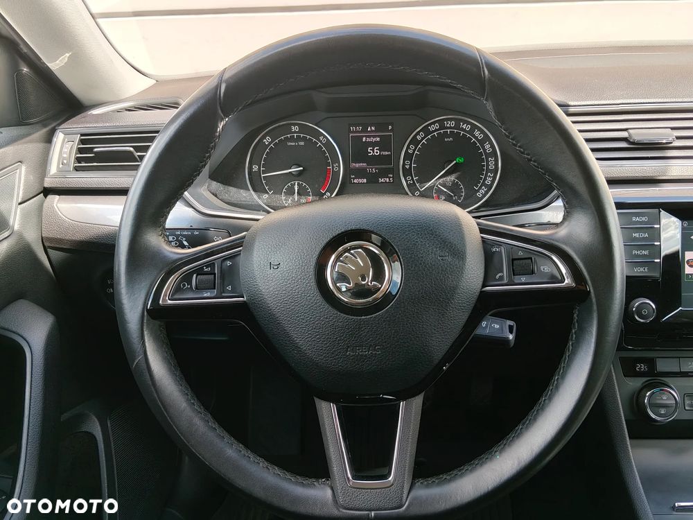 Skoda Superb 1.6 TDI DSG Ambition - 31