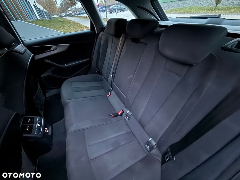 Audi A4 Avant - 32