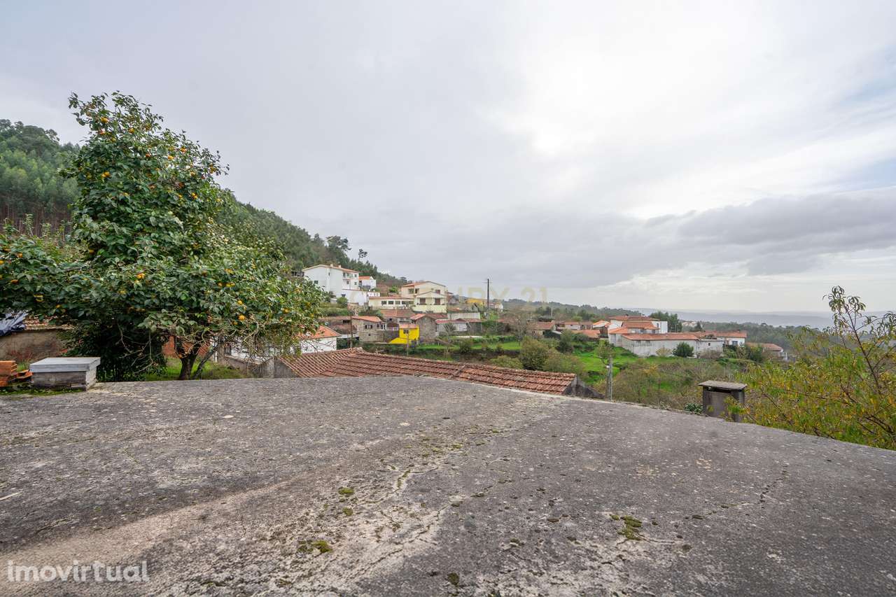Casa antiga p/recuperar - Miranda do Corvo - Grande imagem: 4/37