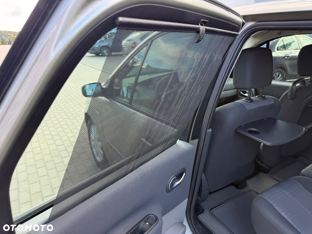 Renault Scenic 2.0 16V Avantage - 26