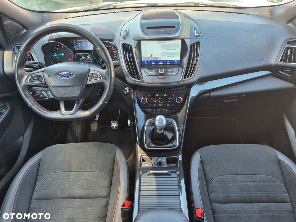 Ford Kuga 2.0 TDCi 4x4 ST-Line - 29