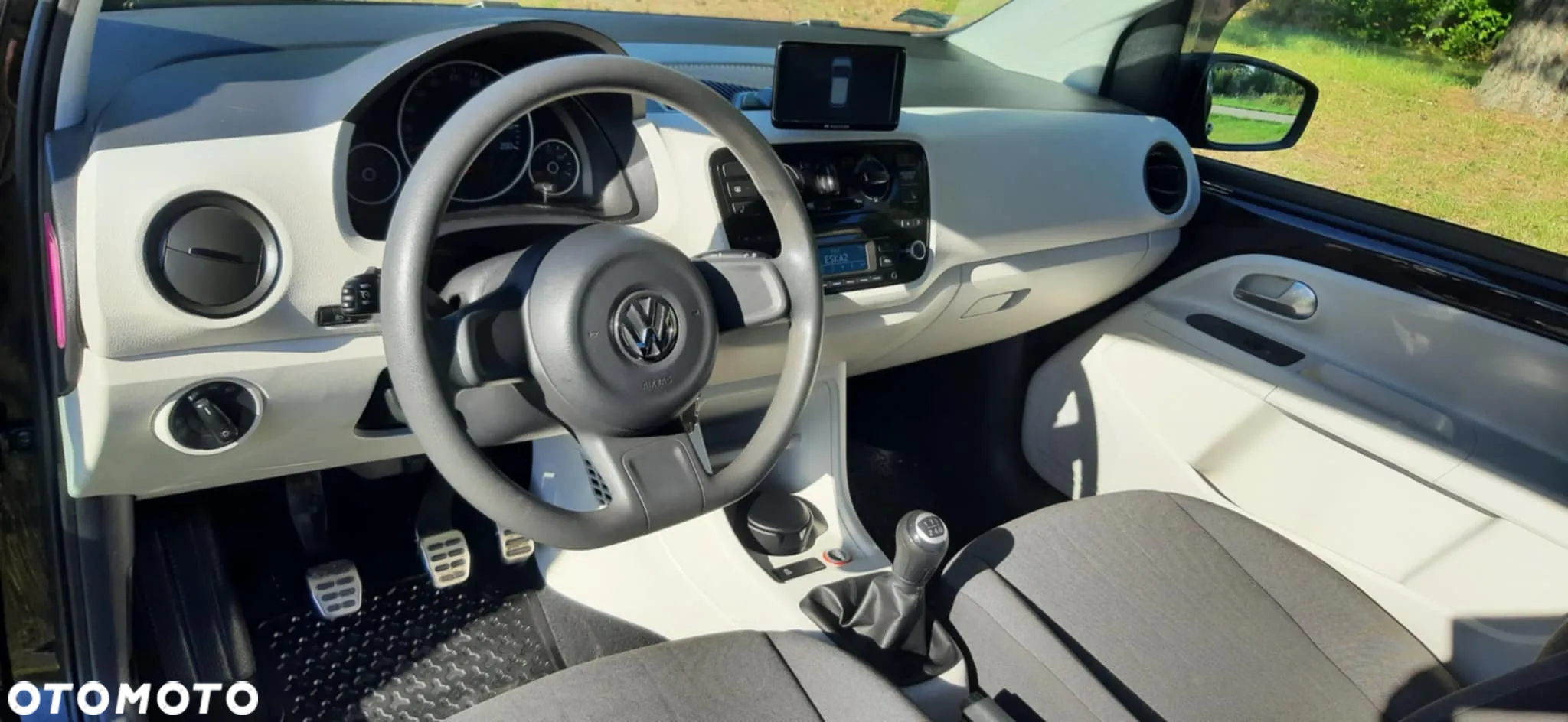 Volkswagen up! 1.0 high - 10