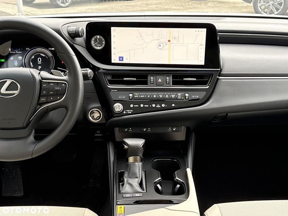 Lexus ES 300h Business Edition - 26