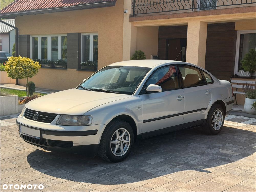 Volkswagen Passat 1.9 TDI CL - 1