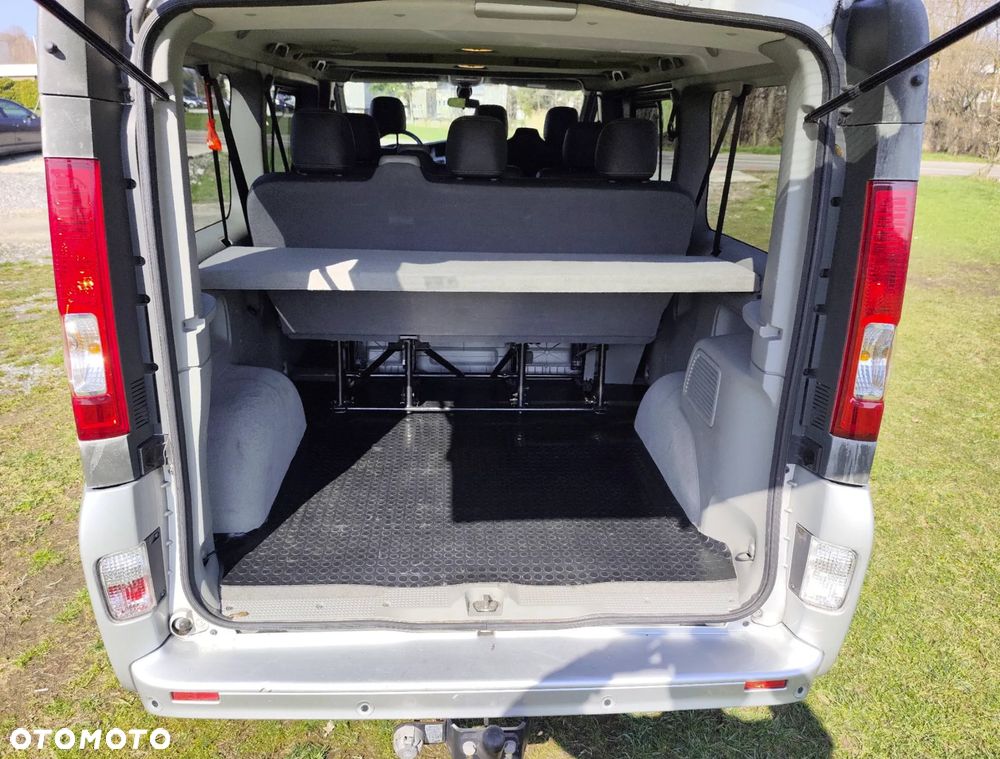 Renault Trafic FAP Grand Passenger Black Edition - 12