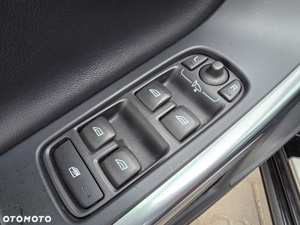 Volvo V60 T4 Geartronic R-Design - 26