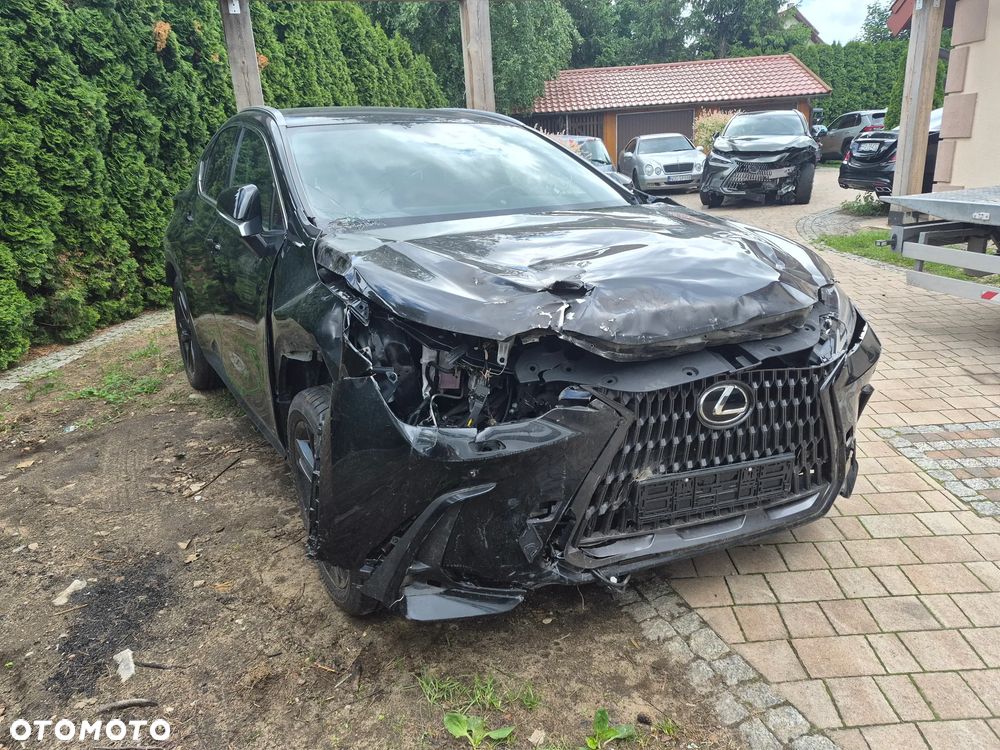 Lexus NX 350h Omotenashi AWD - 3