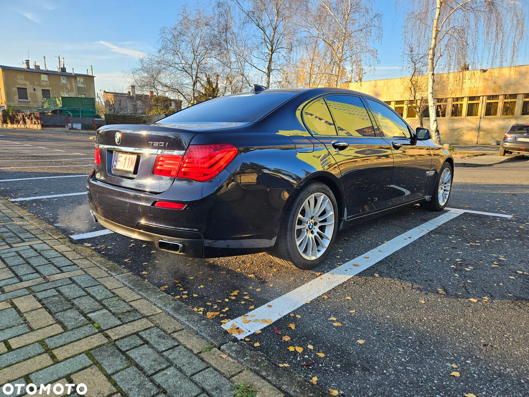 BMW Seria 7 750i - 8