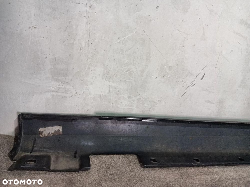 LISTWA PROGOWA PRAWA MERCEDES C KLASA W204 A2046900440 - 8