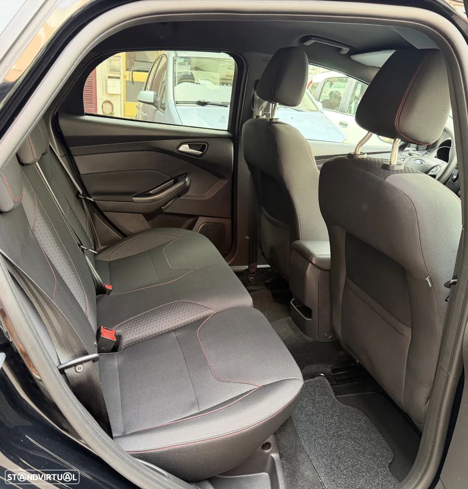 Ford Focus 1.5 TDCi ECOBlue ST-Line - 18
