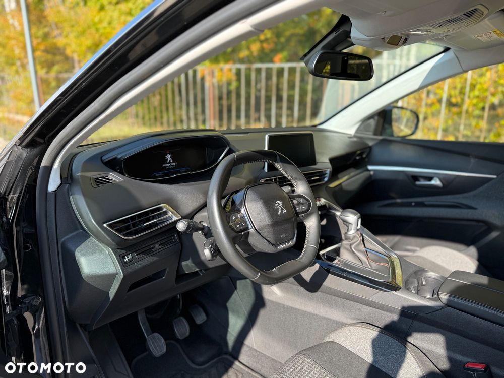 Peugeot 3008 1.2 PureTech Active Pack S&S - 17