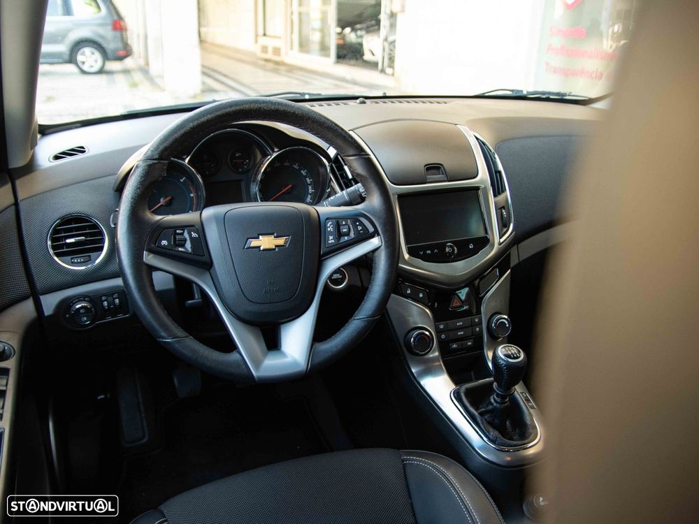 Chevrolet Cruze SW 1.7 VCDi LT - 17