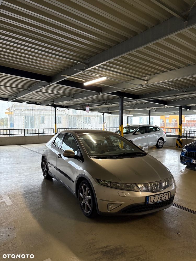 Honda Civic 1.8 Executive - 11