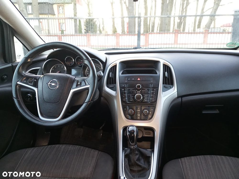 Opel Astra 1.6 150 Jahre - 8