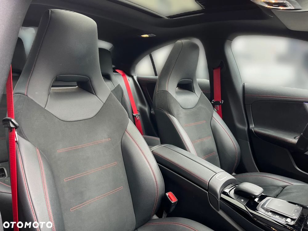 Mercedes-Benz CLA AMG 45 4-Matic 8G-DCT - 11