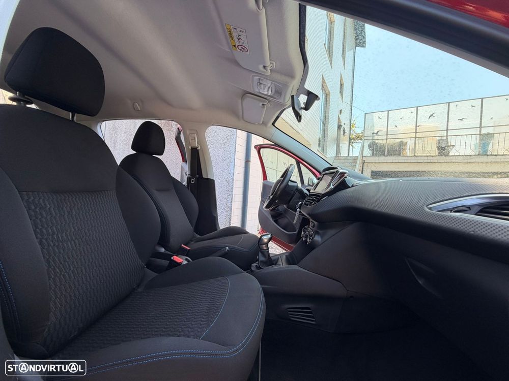 Peugeot 208 1.2 PureTech Style - 25