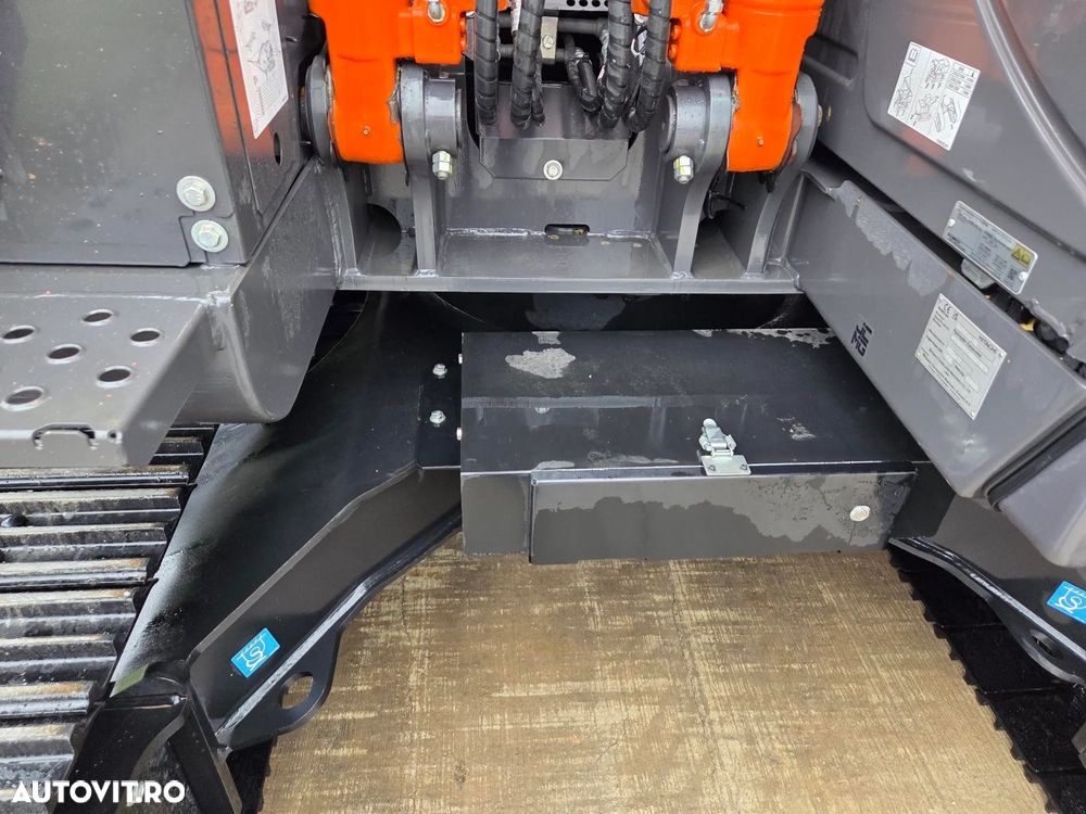 Hitachi ZX135-7, NOU, 2025, COMPACT-rotire gabarit senile, LAMA NIVELARE, Adancime sapaare 6m, Inst picon, camera spate, camere laterale, Consum 6l/h, Masa operationala 16t, Cupa 1,2m latime, Ridica 9t, latime 2,49m, leasing 5 ani ,PROMOTIE 133.900 Eur+Tva - 14