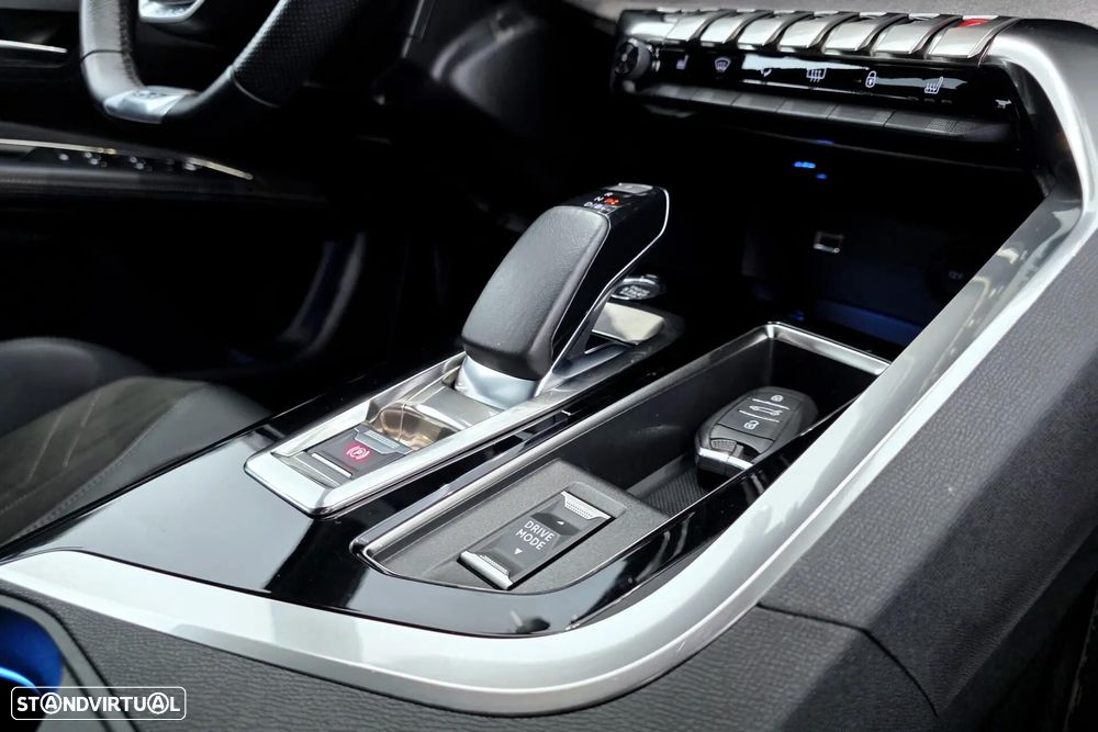 Peugeot 3008 1.6 Hybrid GT Pack e-EAT8 - 29
