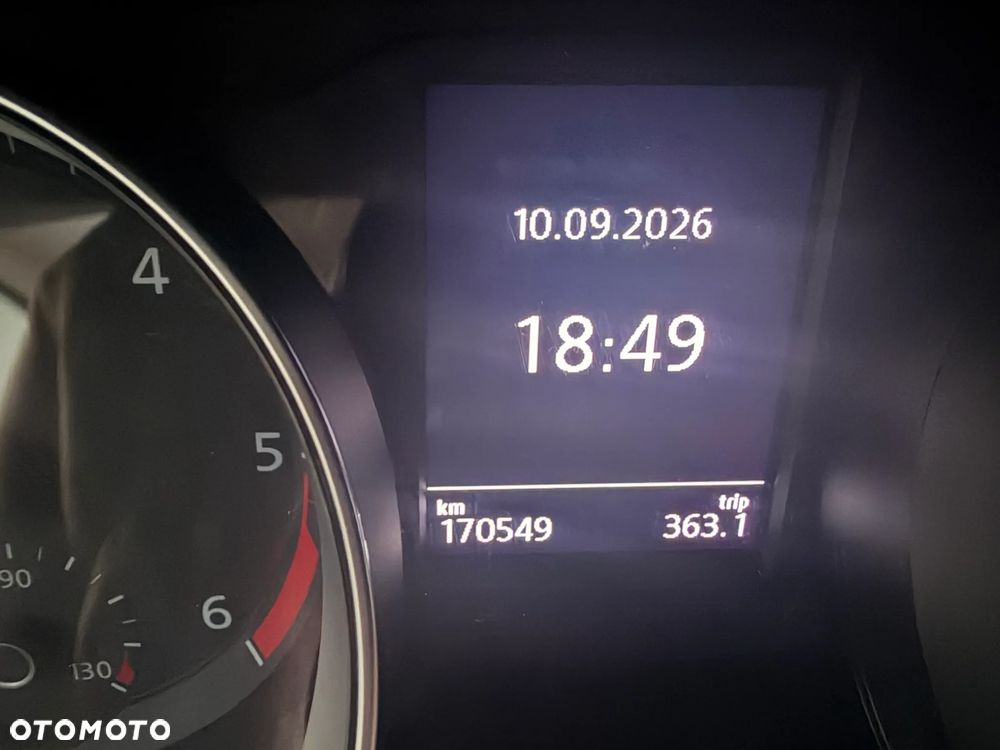 Volkswagen Passat - 15