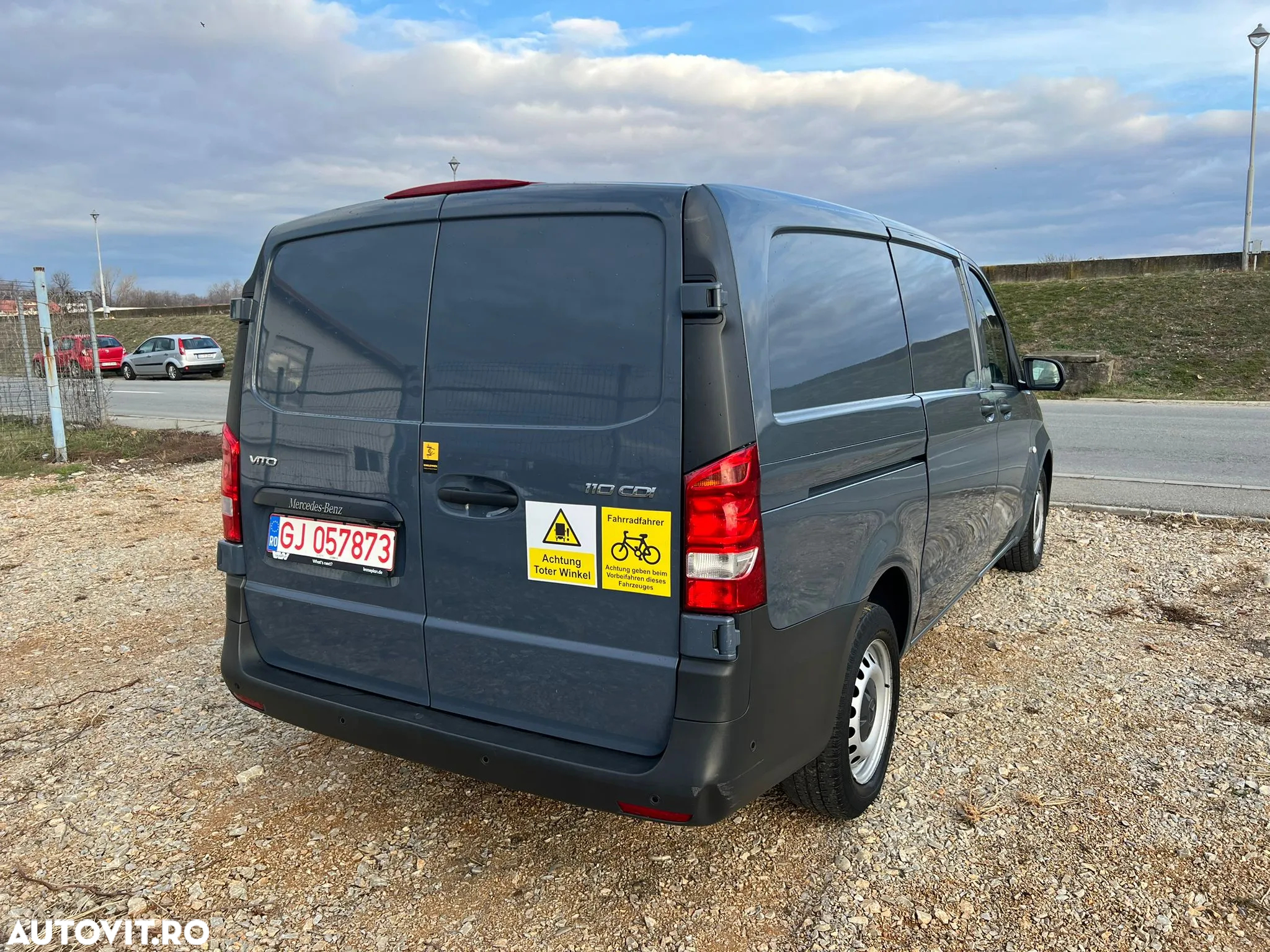 Mercedes-Benz Vito - 11