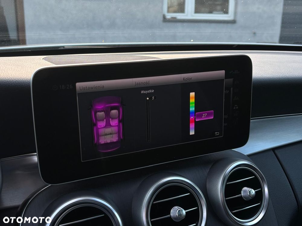 Mercedes-Benz Klasa C 300 9G-TRONIC AMG Line Plus - 34