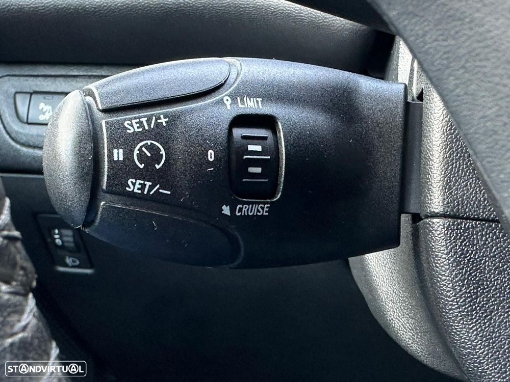 Peugeot 208 1.2 PureTech Style - 21