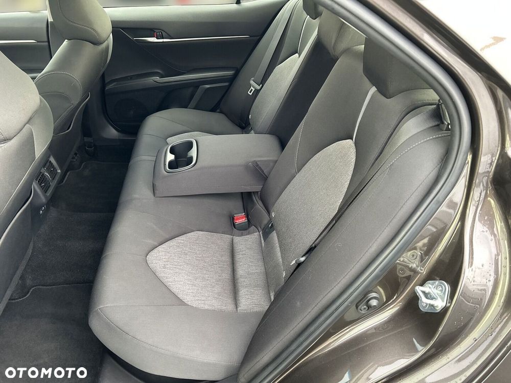 Toyota Camry 2.5 Hybrid Comfort CVT - 17