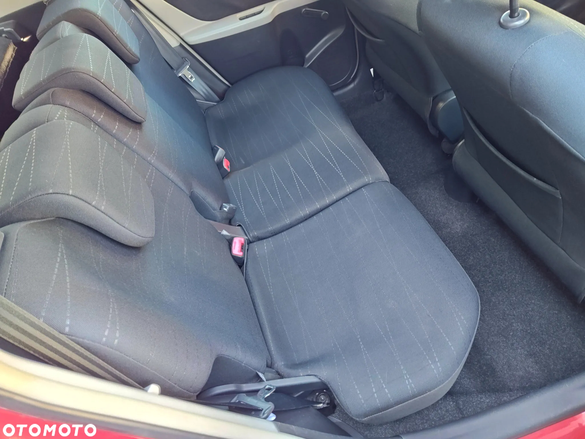Toyota Yaris - 10
