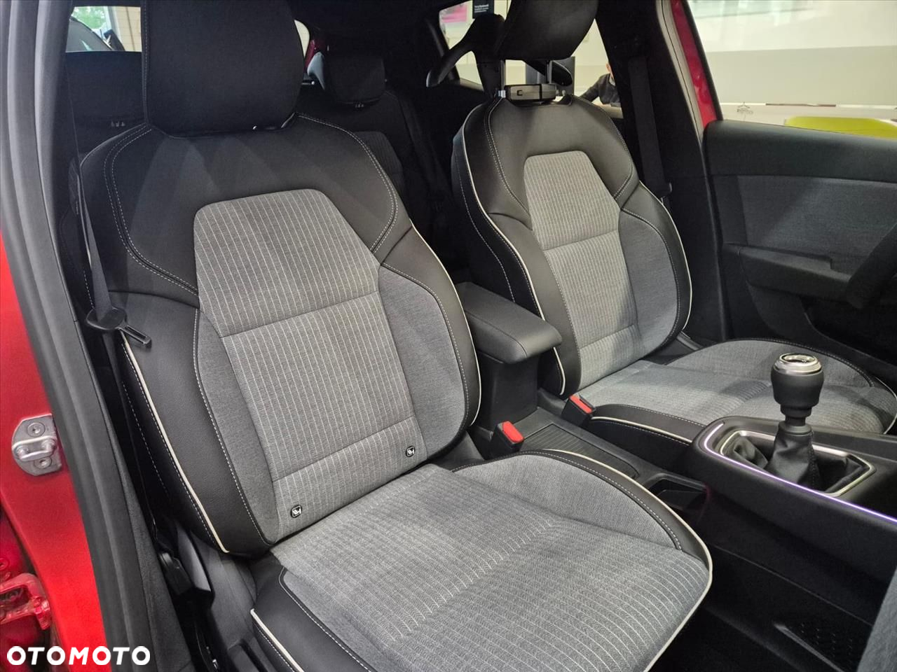 Renault Clio 1.0 TCe Techno - 6